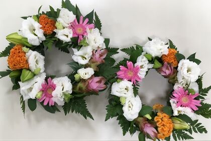 津田沼　生花でリース 