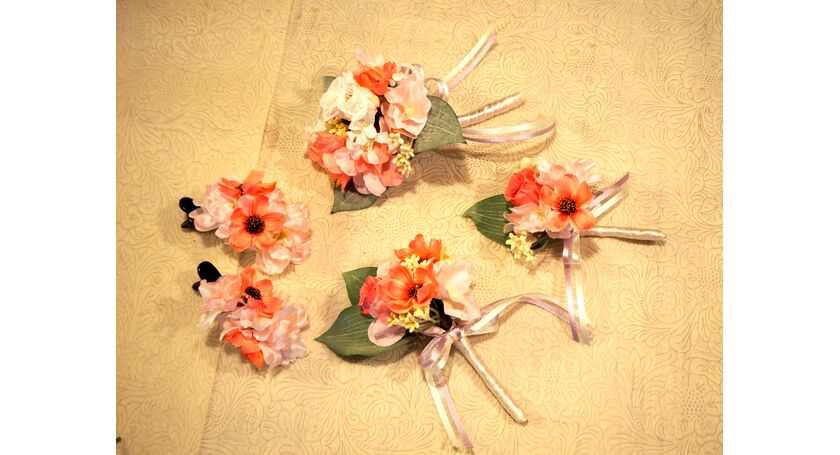 卒園式 入学式用のコサージュとヘアアクセサリー 柏市で評判の花屋のフラワーアレンジメント教室で習い事